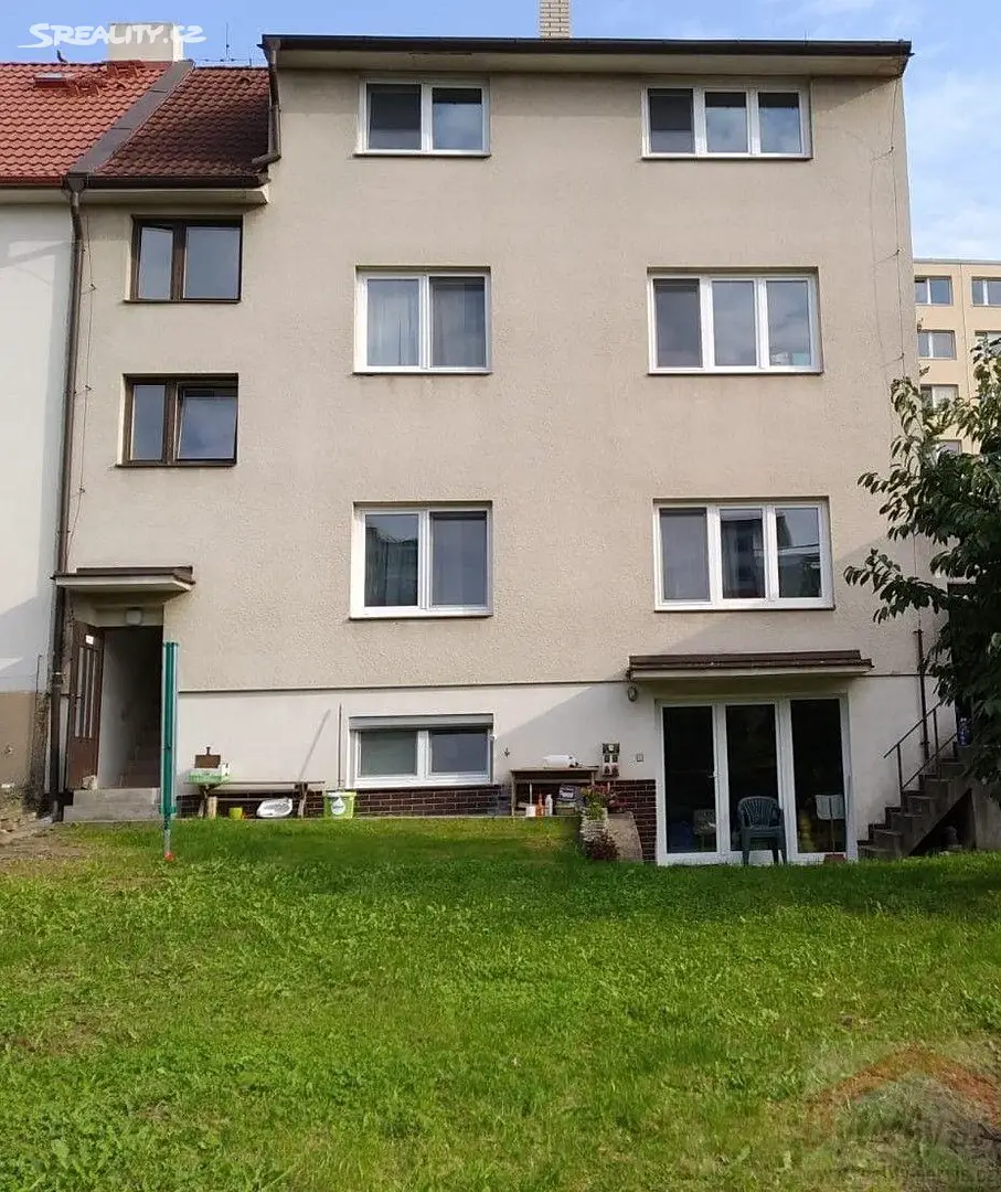 Pronájem bytu 1+1 56 m² (Podkrovní), K lipám, Praha 9 - Střížkov