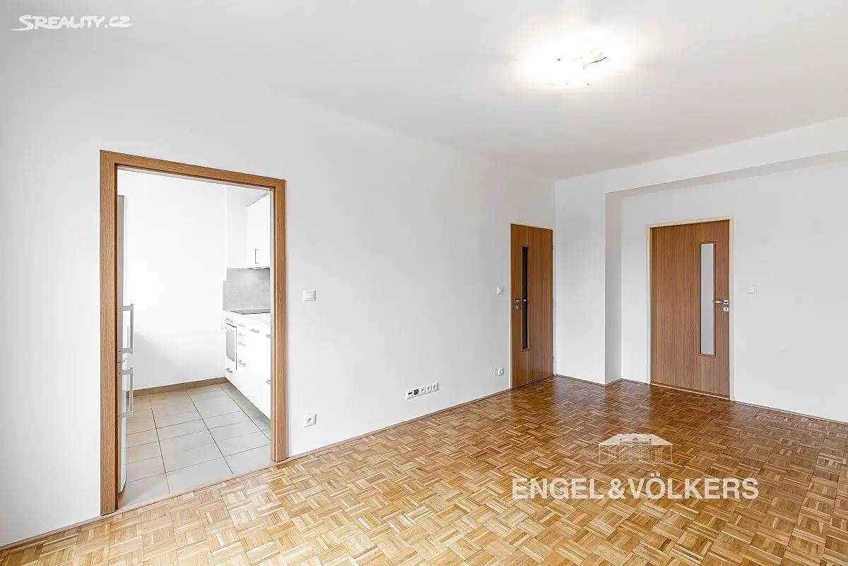 Pronájem bytu 2+1 53 m², Saratovská, Praha 10 - Strašnice