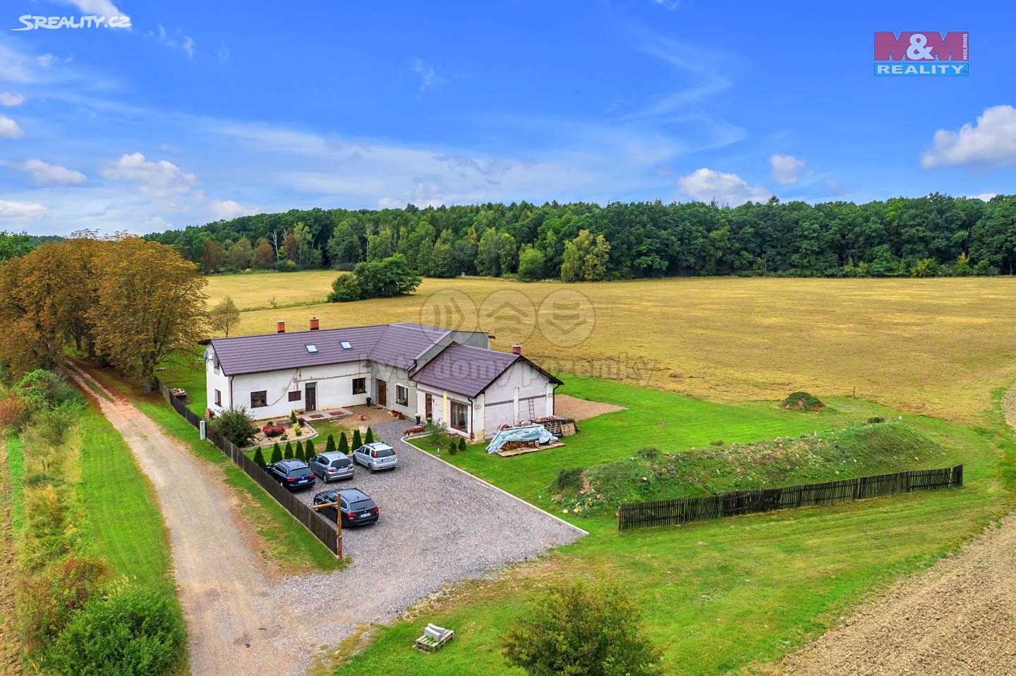 Prodej  rodinného domu 287 m², pozemek 6 912 m², Lužany, okres Jičín