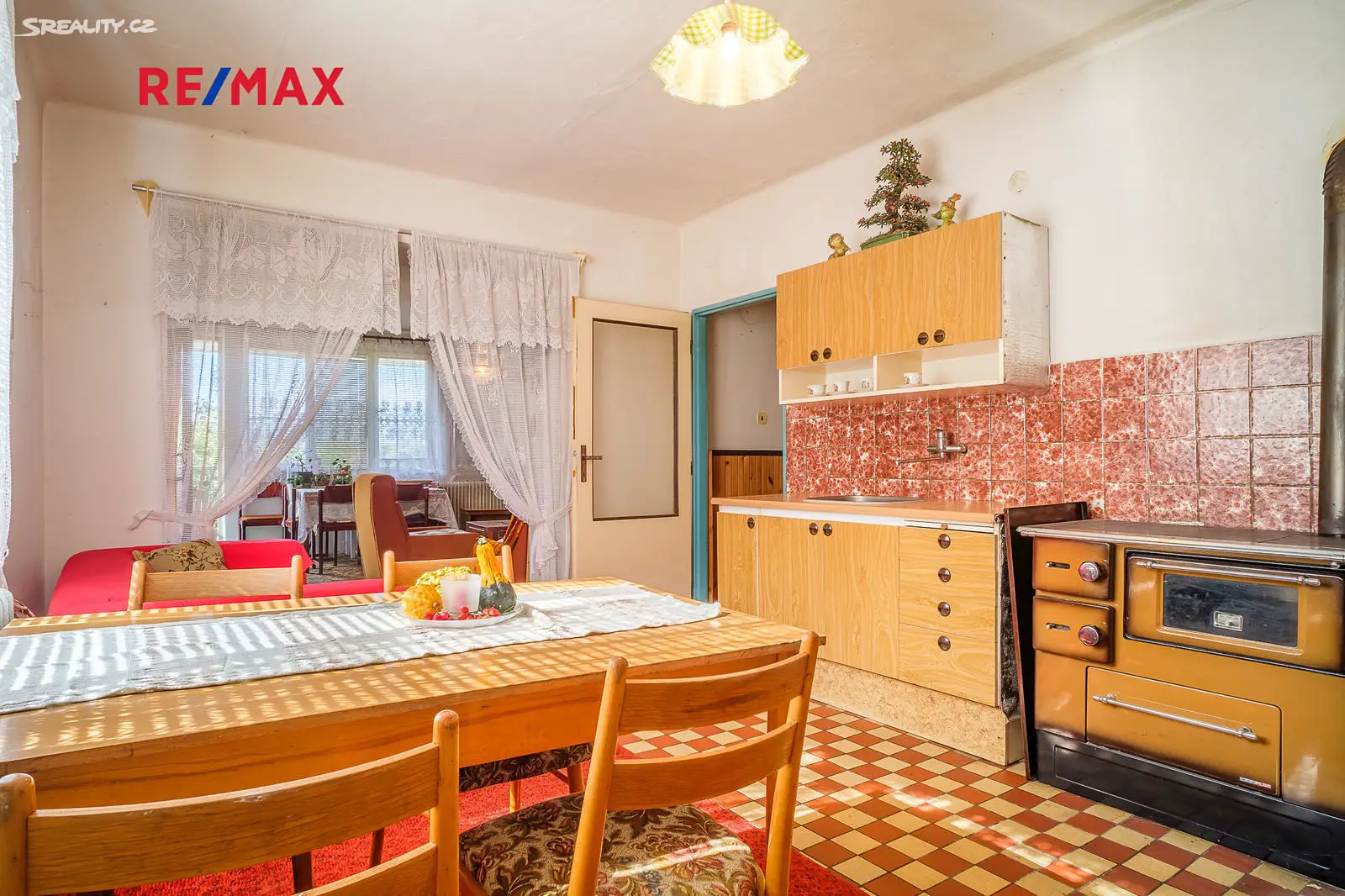 Prodej  rodinného domu 300 m², pozemek 2 405 m², Okounov - Kotvina, okres Chomutov