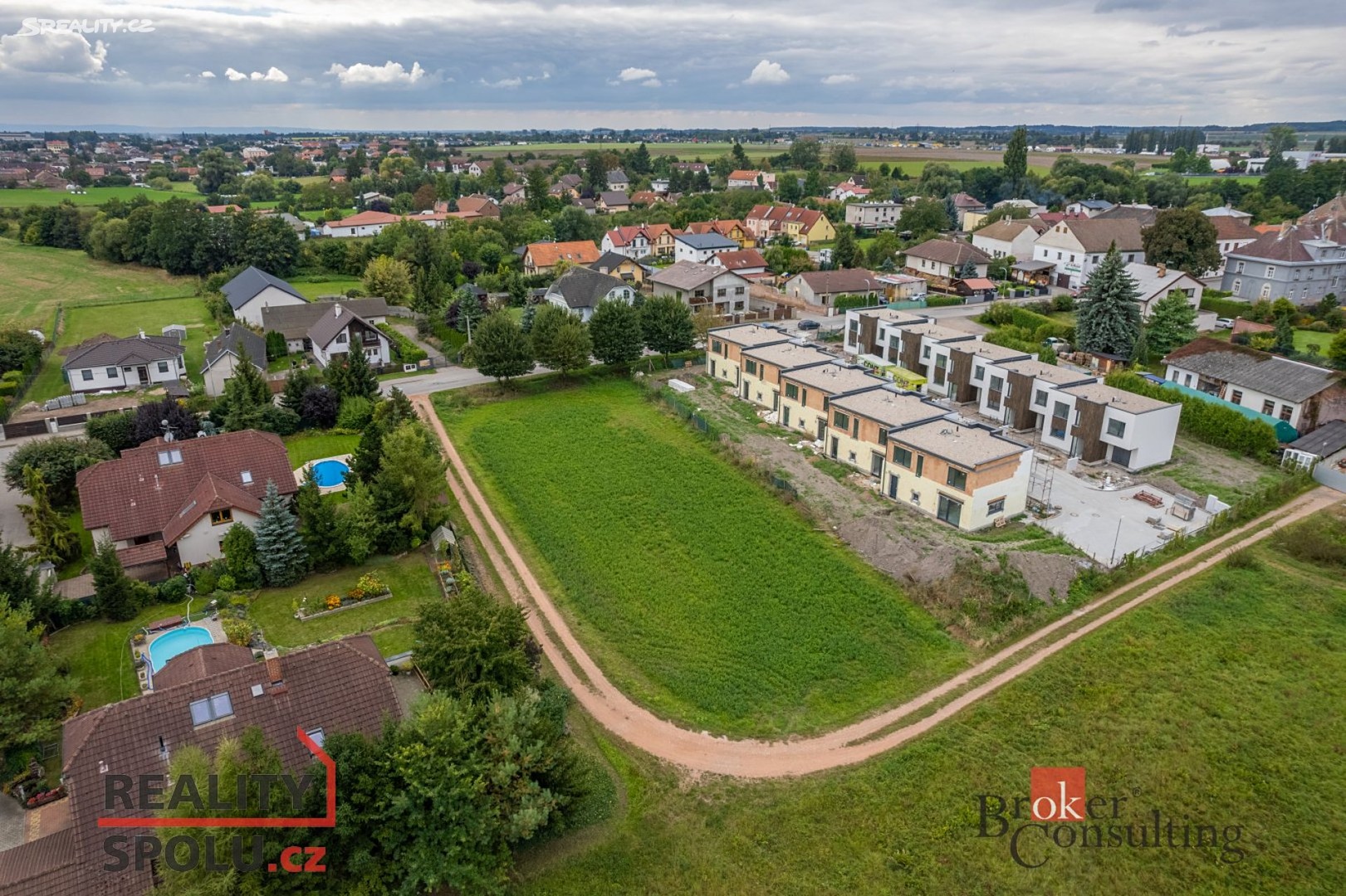 Prodej  stavebního pozemku 1 713 m², Předměřická, Hradec Králové