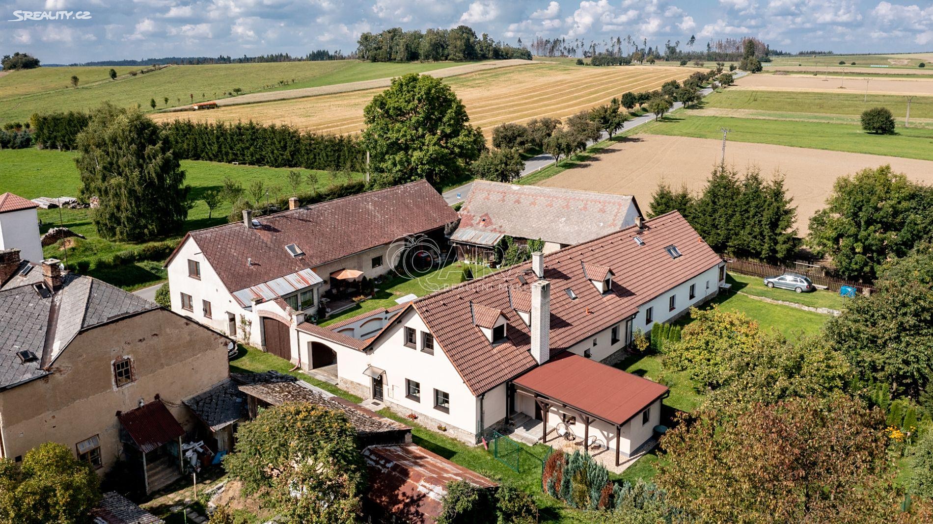 Prodej  rodinného domu 261 m², pozemek 733 m², Polesí, okres Pelhřimov