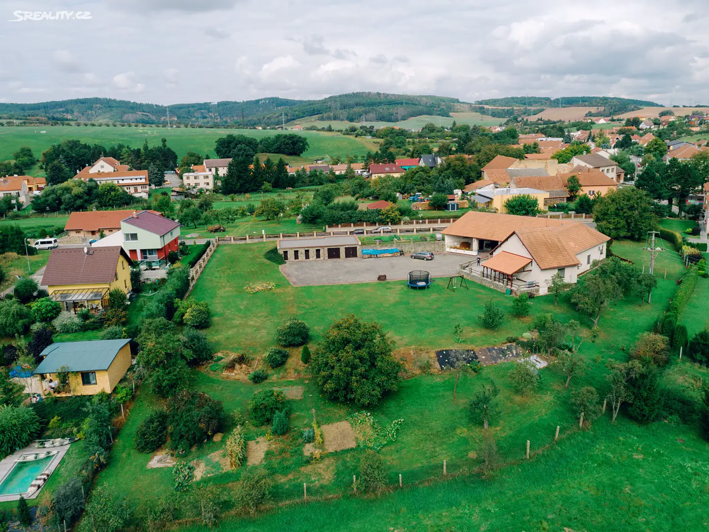 Prodej  rodinného domu 270 m², pozemek 5 445 m², Chudčice, okres Brno-venkov
