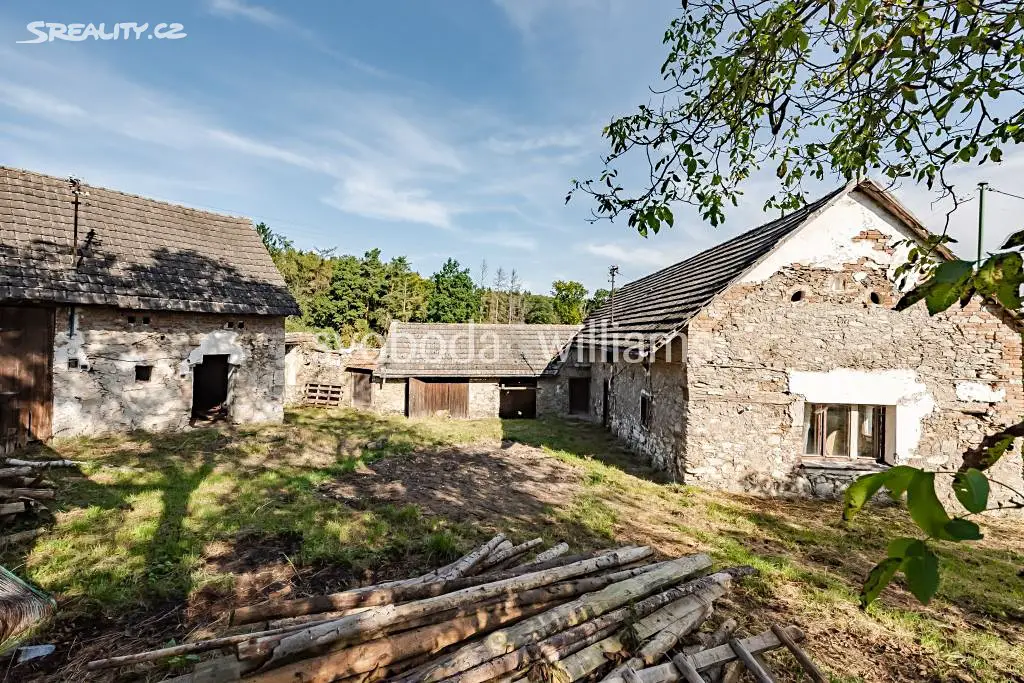 Prodej  rodinného domu 180 m², pozemek 28 327 m², Chrášťany - Soběšovice, okres Benešov