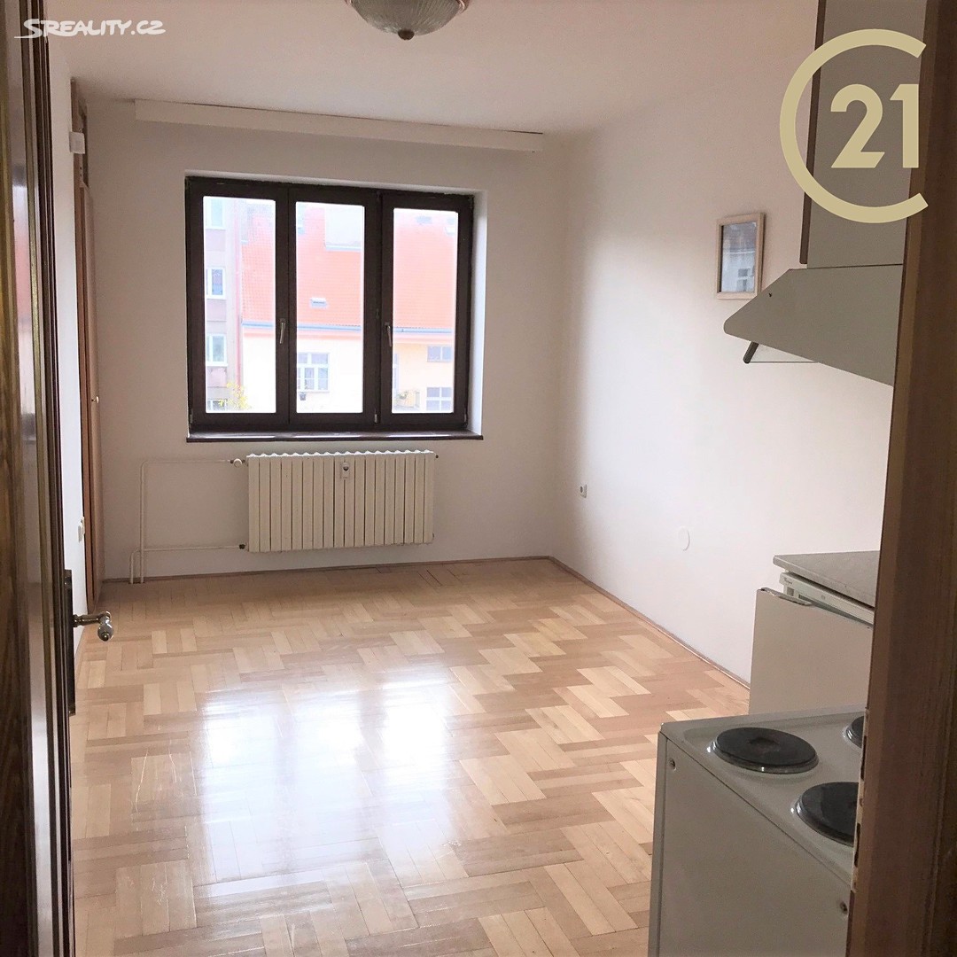 Pronájem bytu 1+kk 22 m², Na Pankráci, Praha 4 - Nusle
