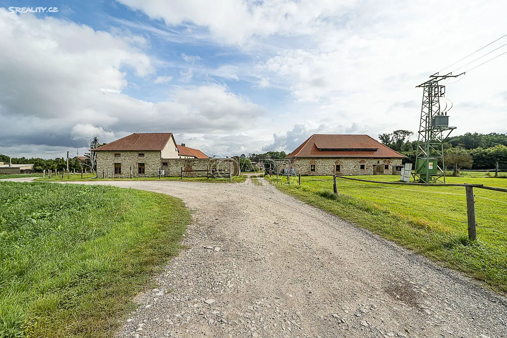 Prodej  rodinného domu 10 891 m², pozemek 9 643 m², Drnek, okres Kladno