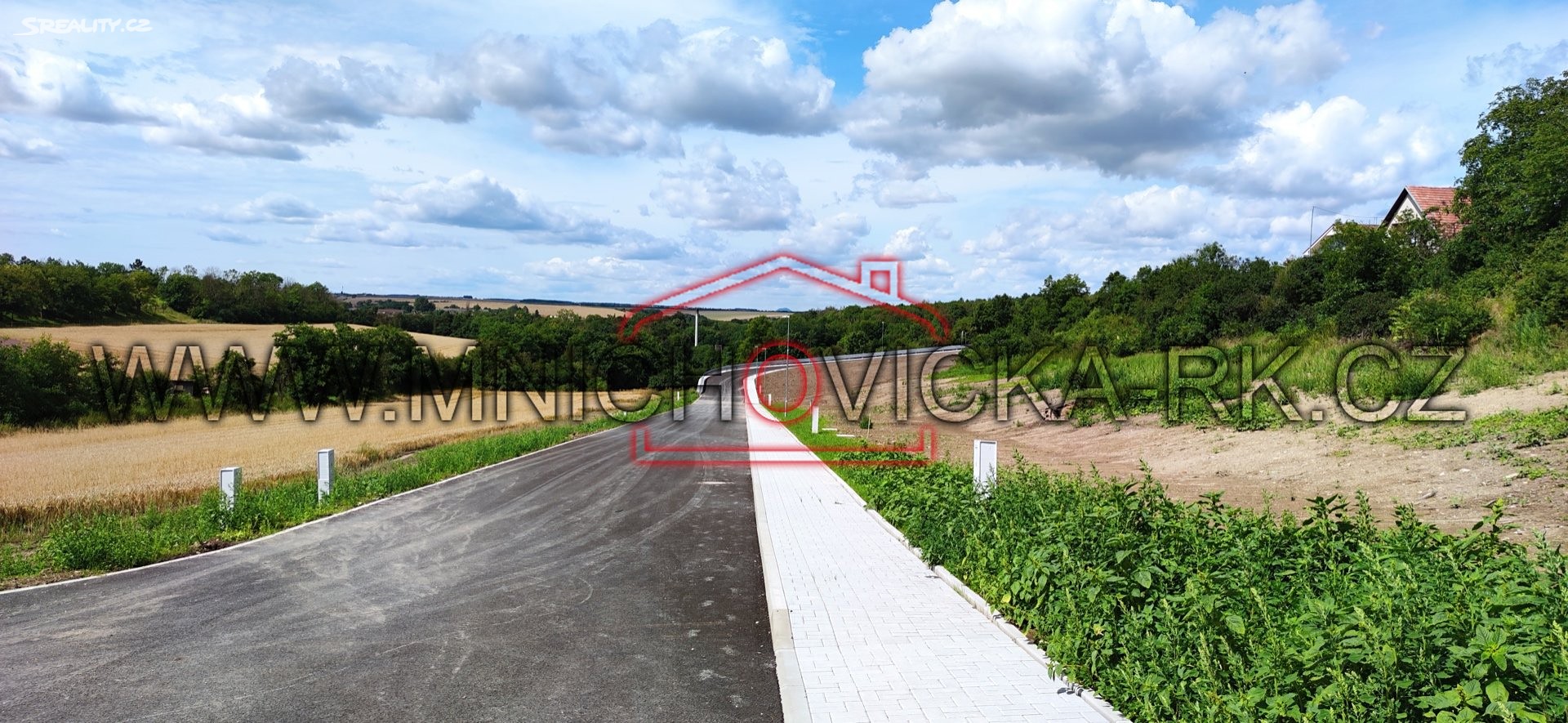 Prodej  stavebního pozemku 998 m², Martiněves - Charvatce, okres Litoměřice