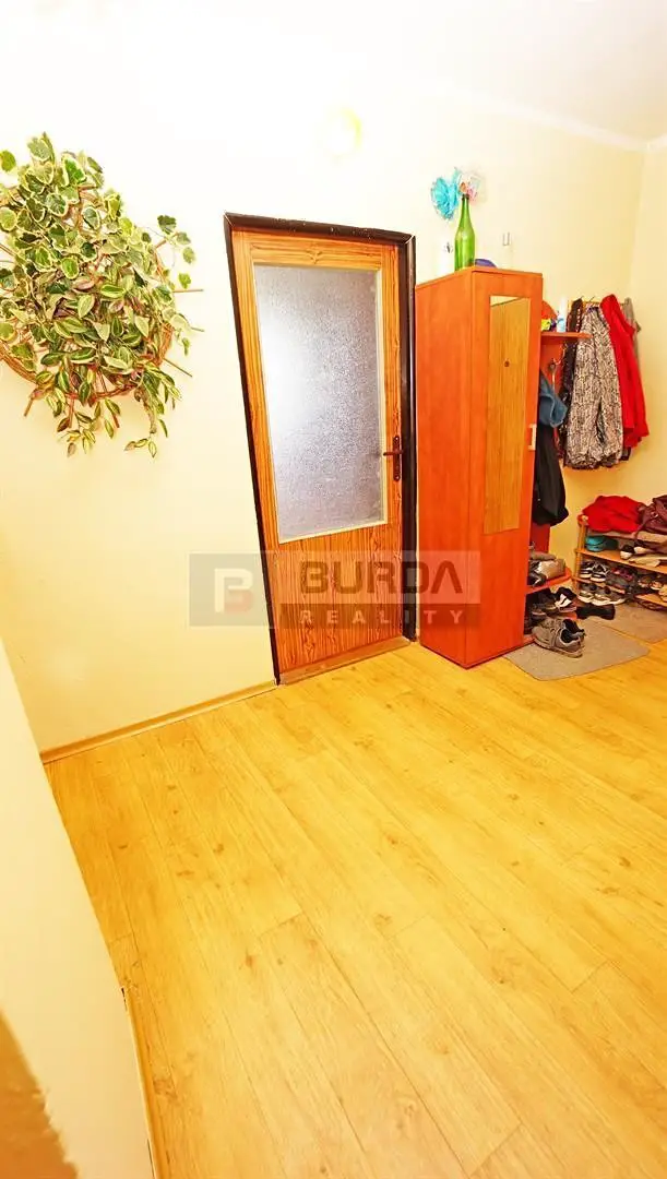 Prodej bytu 2+kk 40 m² (Podkrovní), Neratovice, okres Mělník