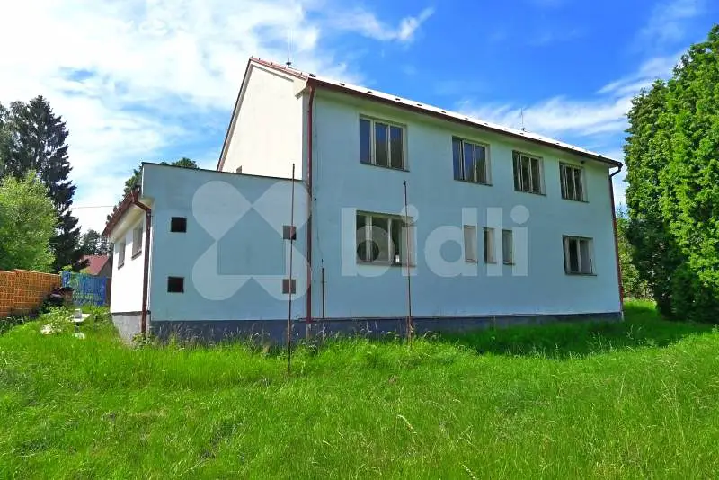 Prodej  rodinného domu 224 m², pozemek 945 m², Bradáčov, okres Tábor