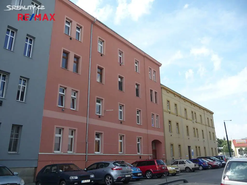Pronájem bytu 1+kk 37 m², Železniční, Plzeň - Východní Předměstí