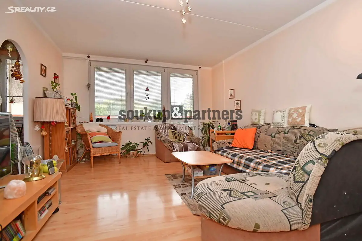 Prodej bytu 3+1 80 m², Vondroušova, Praha 6 - Řepy