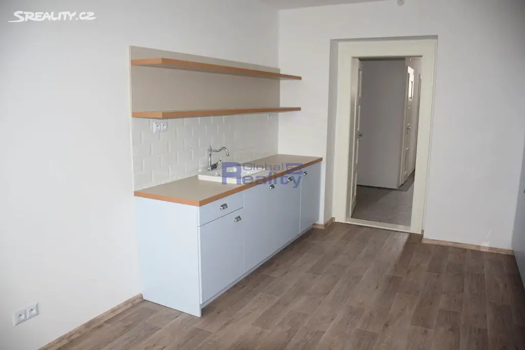 Prodej bytu 2+kk 65 m², Staňkova, Pardubice - Zelené Předměstí