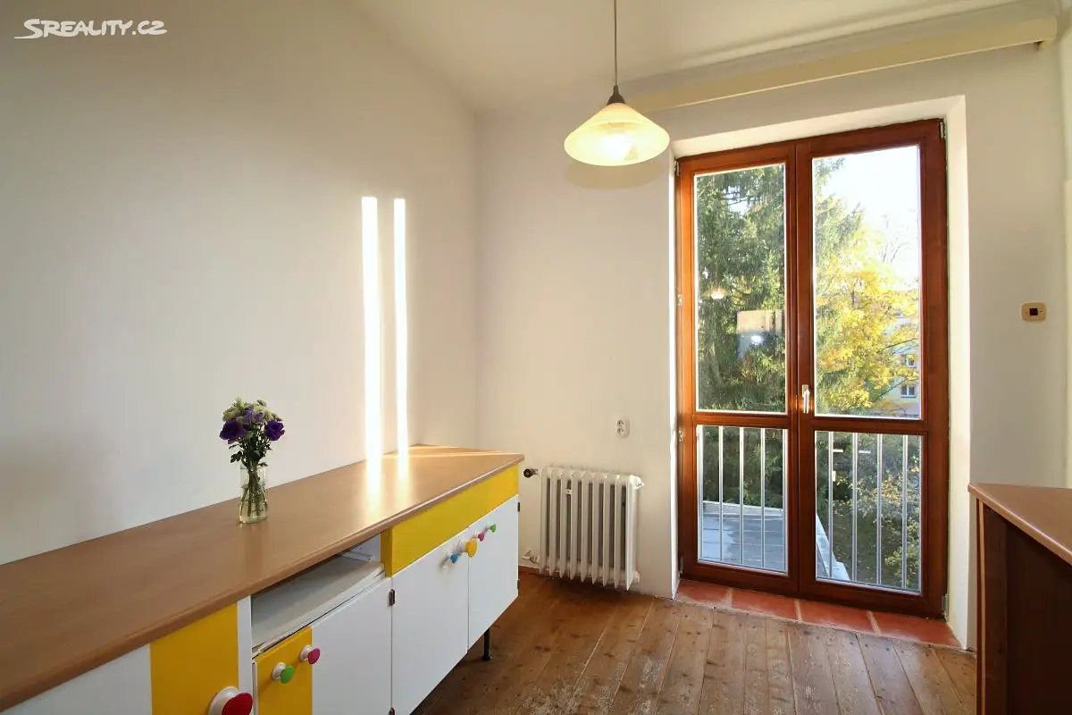 Pronájem bytu 3+1 85 m², Na Průtahu, Plzeň - Koterov