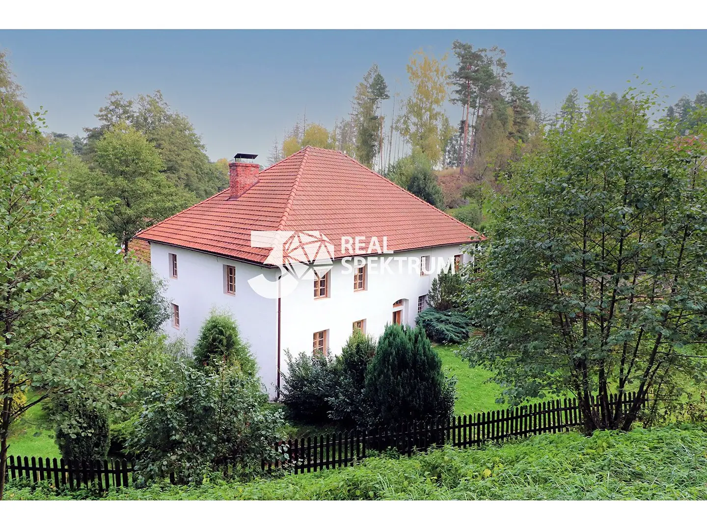Prodej  rodinného domu 400 m², pozemek 9 077 m², Budišov, okres Třebíč