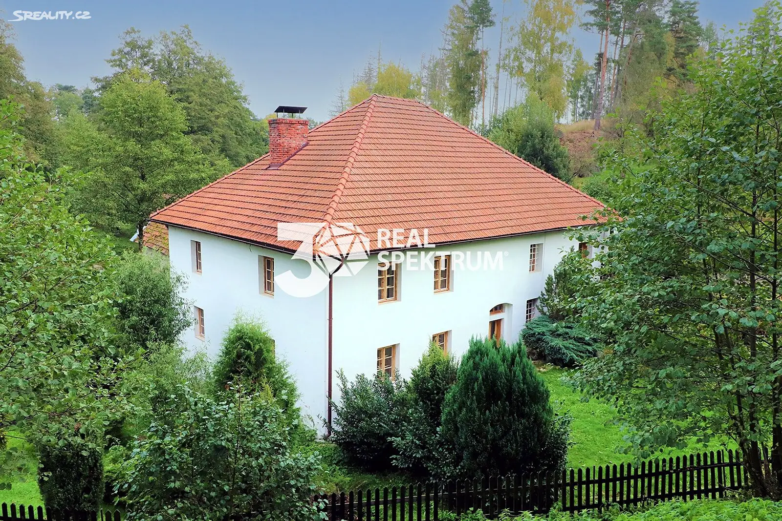 Prodej  rodinného domu 400 m², pozemek 9 077 m², Budišov, okres Třebíč