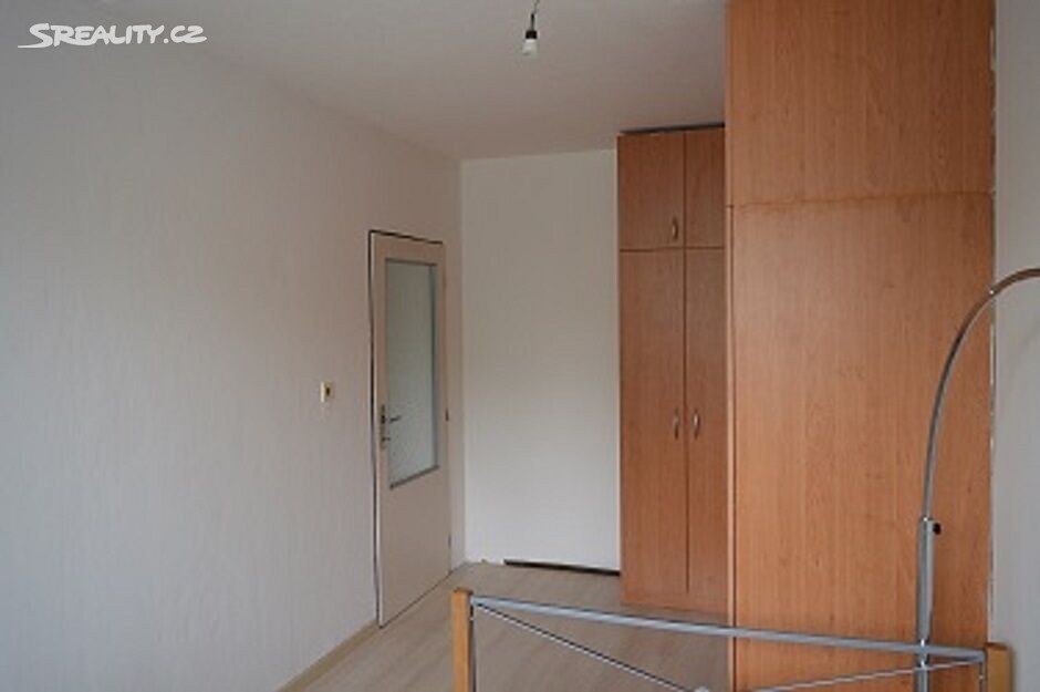 Pronájem bytu 3+1 78 m², Květinková, Praha 3 - Žižkov