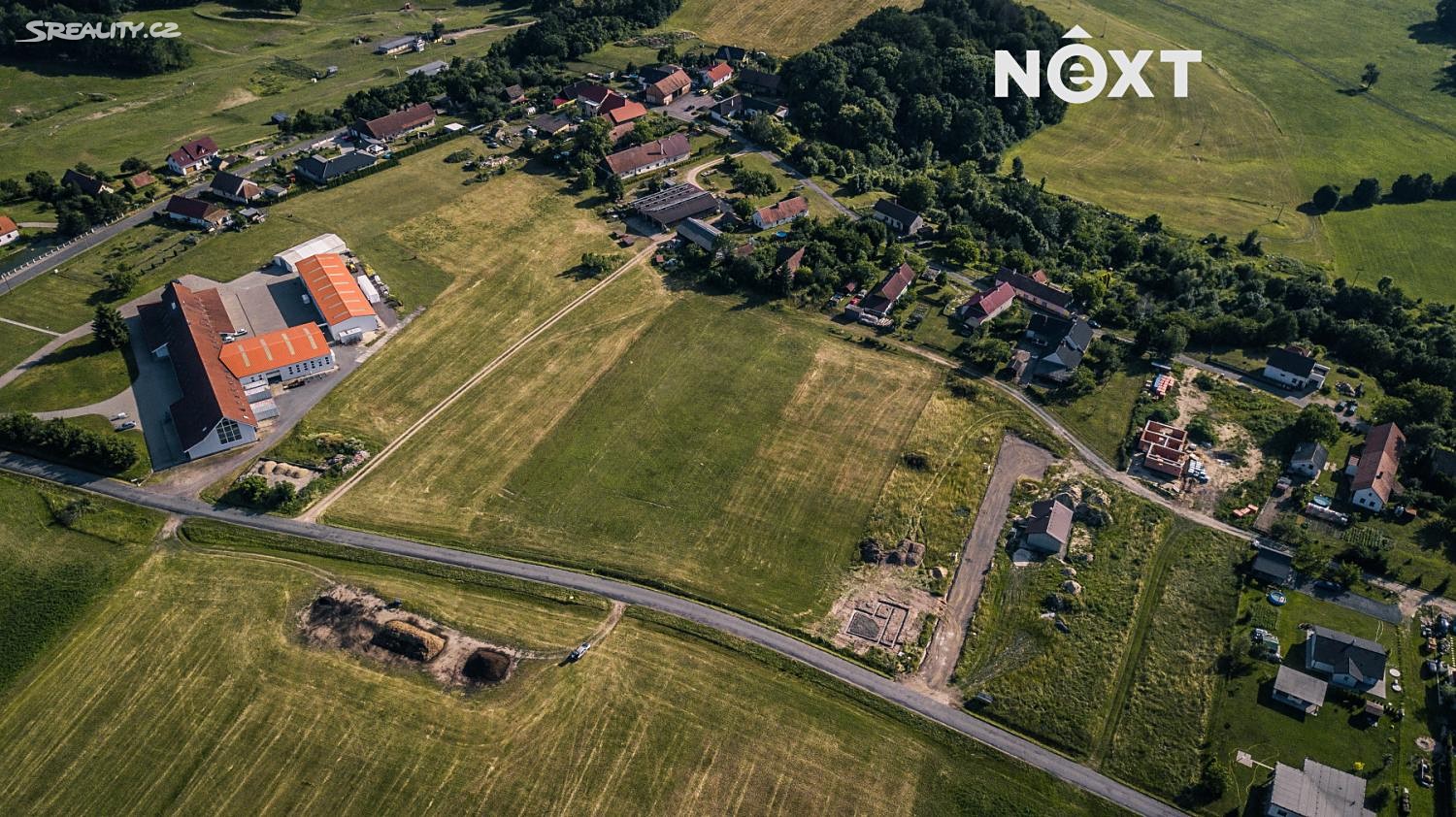 Prodej  stavebního pozemku 2 105 m², Poběžovice u Holic, okres Pardubice