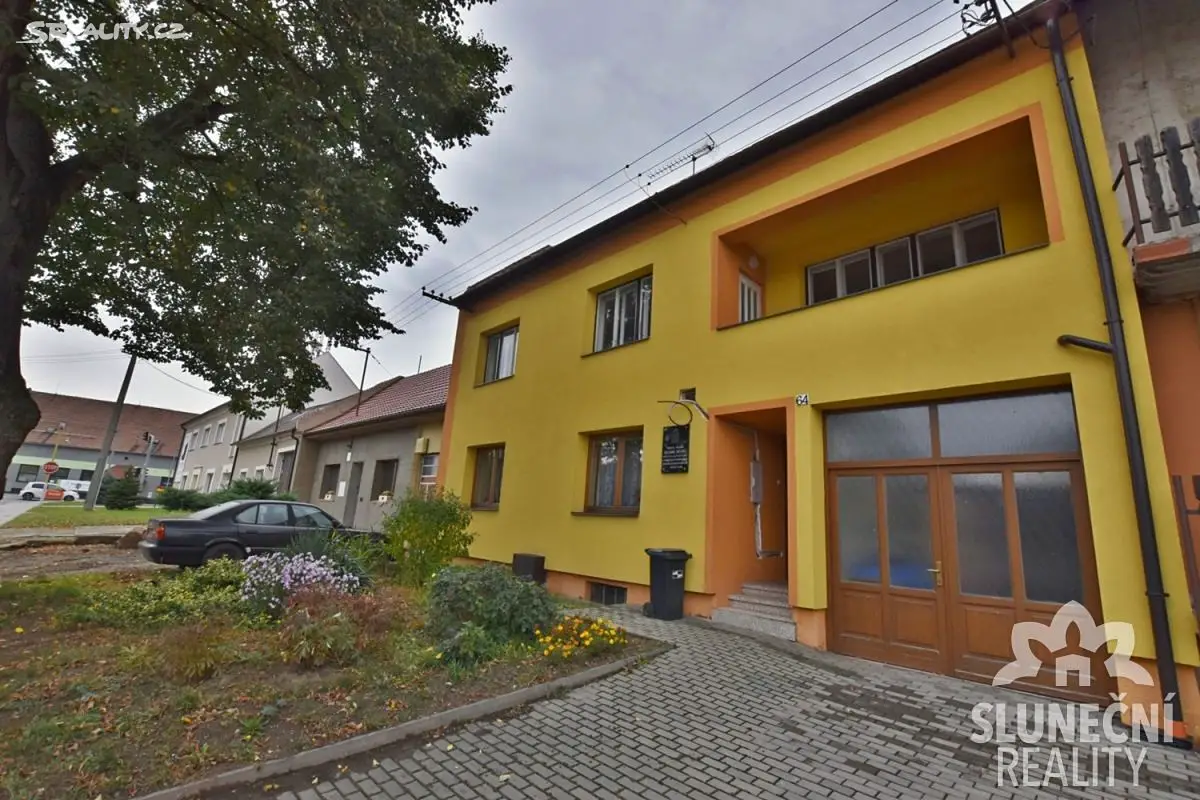 Prodej  rodinného domu 527 m², pozemek 1 151 m², Huštěnovice, okres Uherské Hradiště