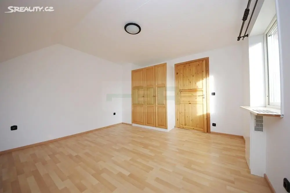 Prodej  rodinného domu 198 m², pozemek 399 m², Podhořská, Praha 8 - Dolní Chabry