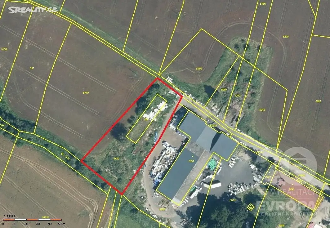 Prodej  komerčního pozemku 3 469 m², Břehy, okres Pardubice