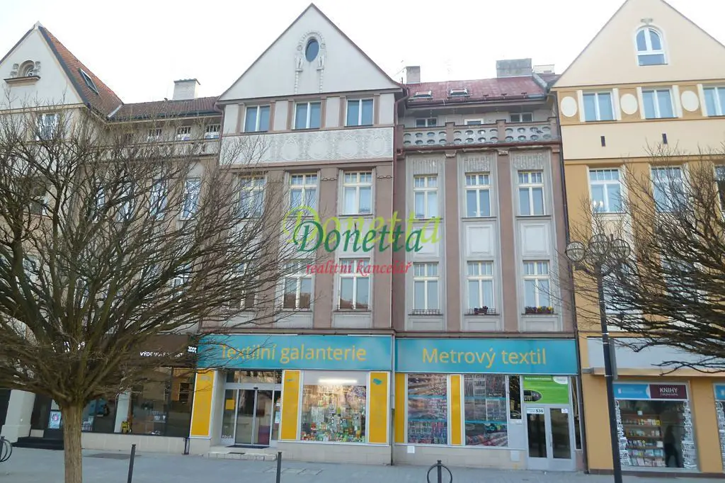 Pronájem bytu 2+1 84 m², Masarykovo náměstí, Hradec Králové