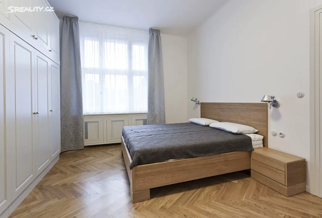 Pronájem bytu 3+1 142 m², Břehová, Praha 1