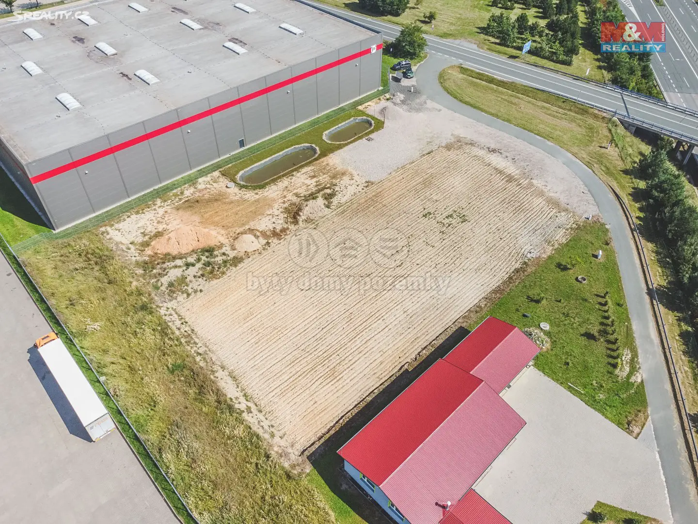 Pronájem  komerčního pozemku 3 984 m², Dobřenice, okres Hradec Králové