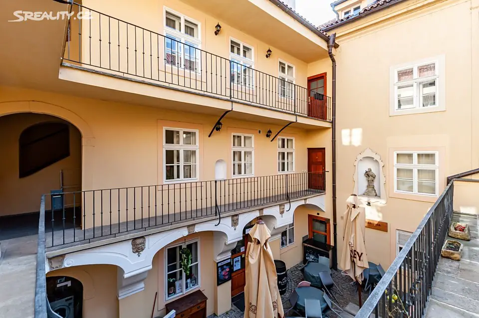 Prodej bytu 2+kk 36 m², Vejvodova, Praha 1 - Staré Město