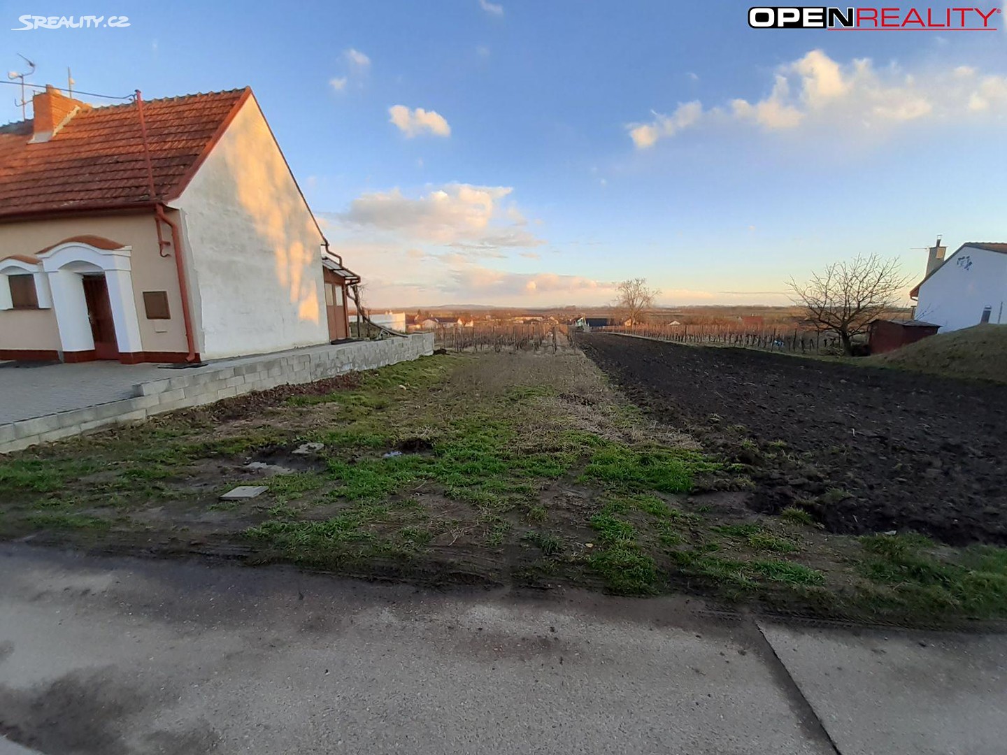 Prodej  stavebního pozemku 1 687 m², Dolní Bojanovice, okres Hodonín