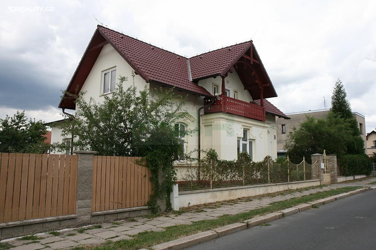 Pronájem  rodinného domu 150 m², pozemek 530 m², Palackého, Čelákovice