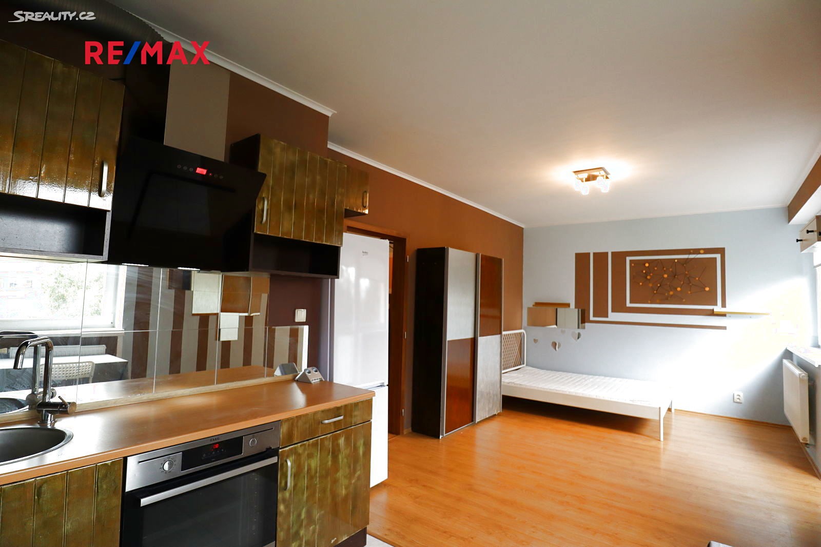 Prodej bytu 1+kk 35 m², Spálená, Karlovy Vary - Doubí