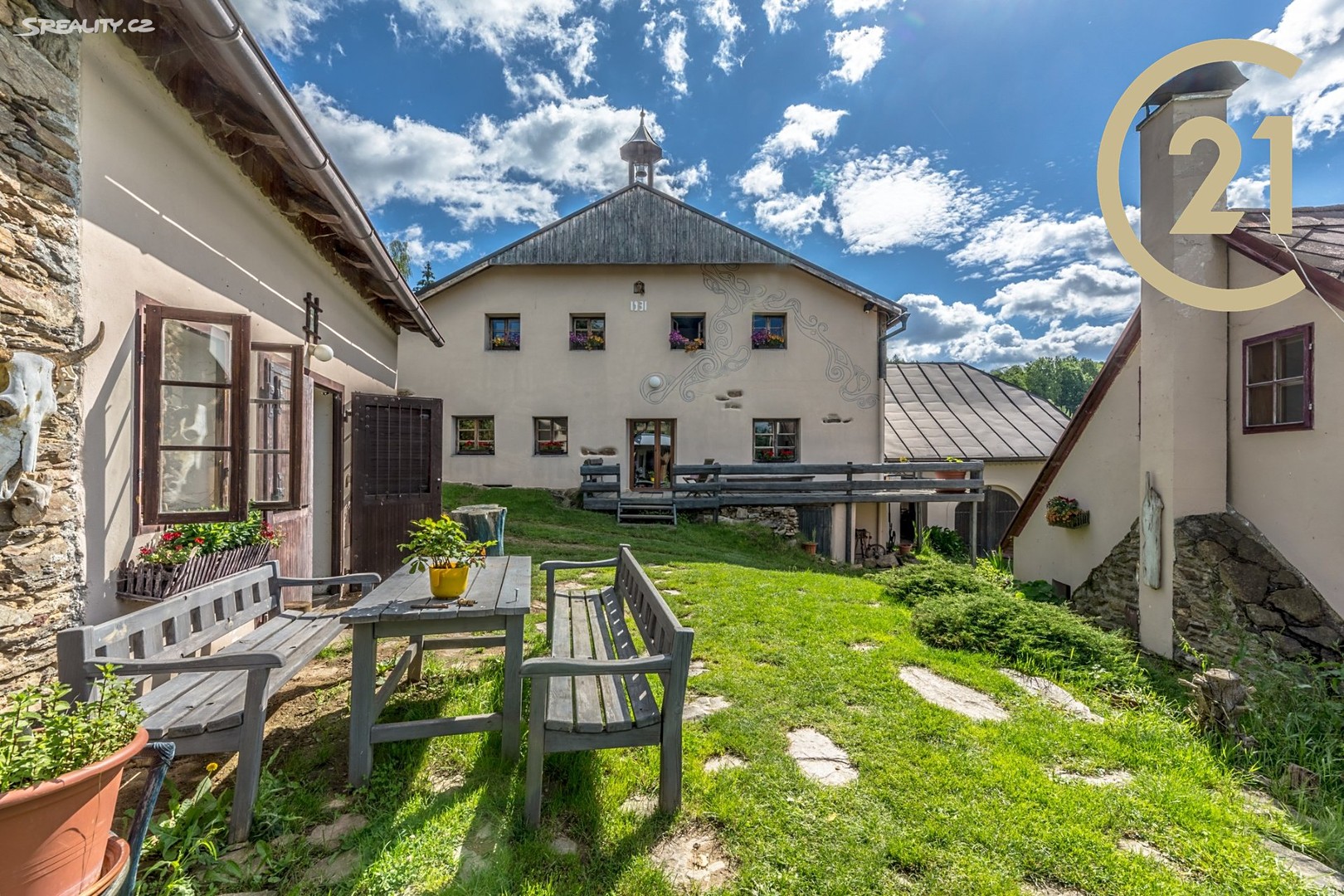 Prodej  rodinného domu 500 m², pozemek 5 200 m², Kašperské Hory - Dolní Dvorce, okres Klatovy