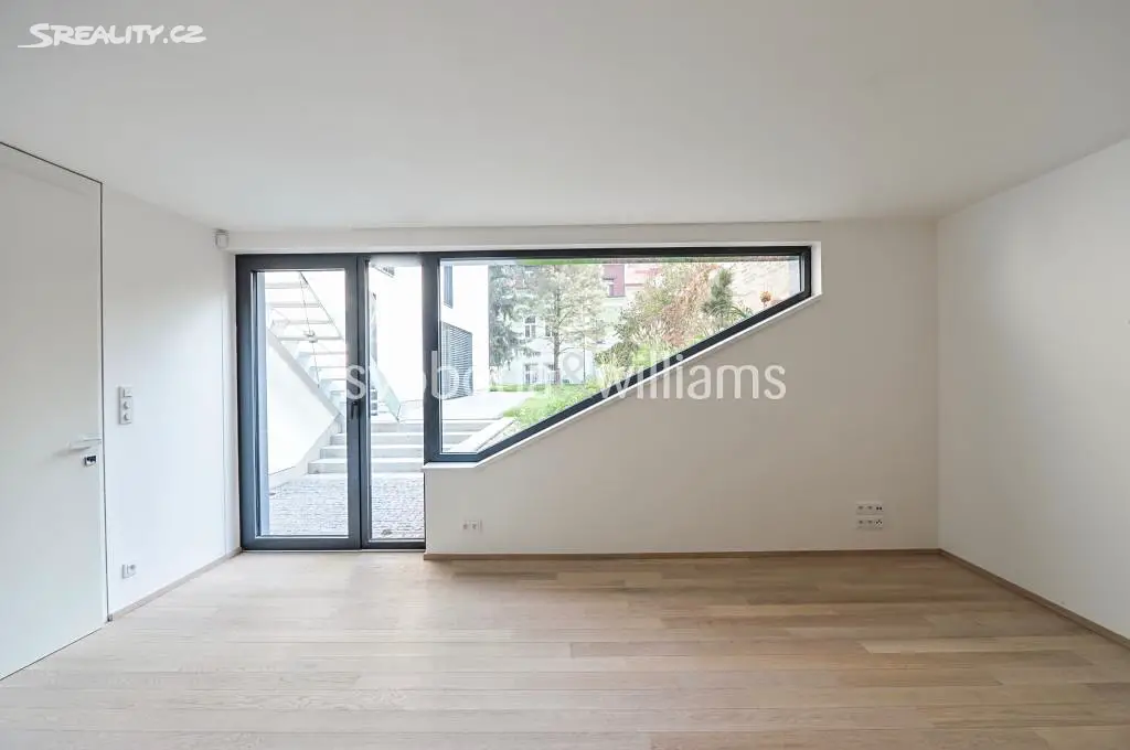 Pronájem bytu 6 pokojů a více 171 m², U Vojanky, Praha 5 - Košíře
