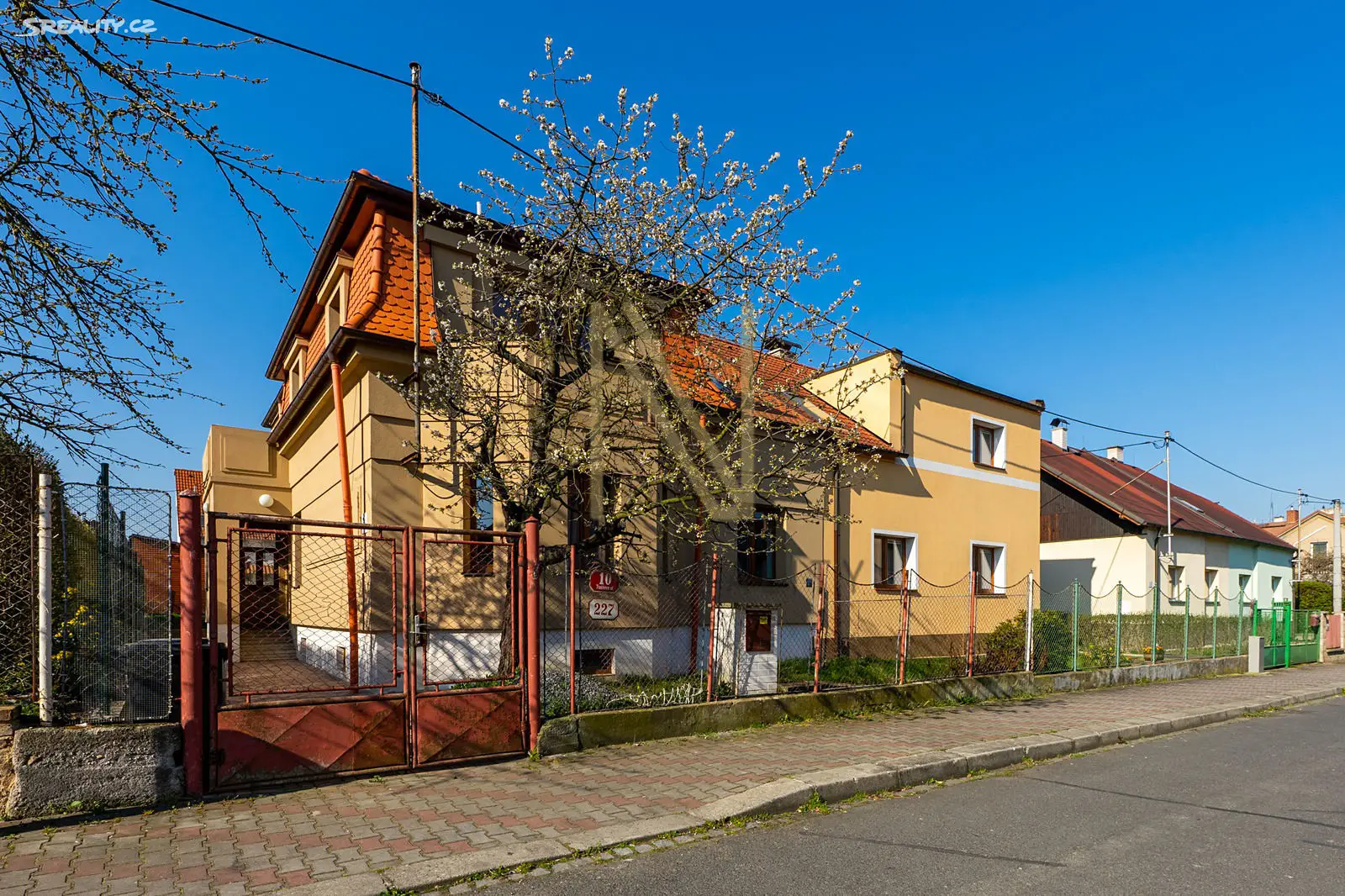 Prodej  rodinného domu 120 m², pozemek 375 m², Třešňová, Plzeň - Doubravka