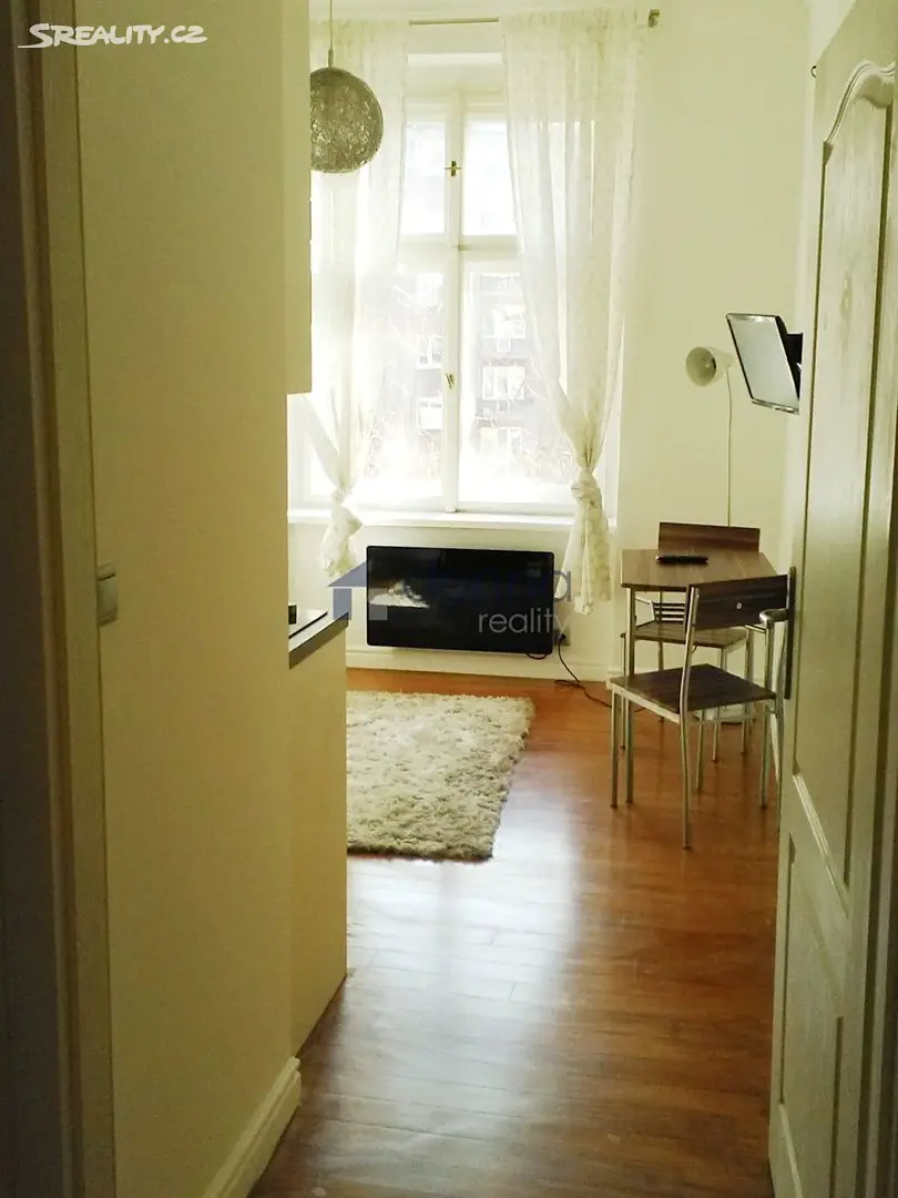 Pronájem bytu 1+kk 19 m², Kodaňská, Praha 10 - Vršovice