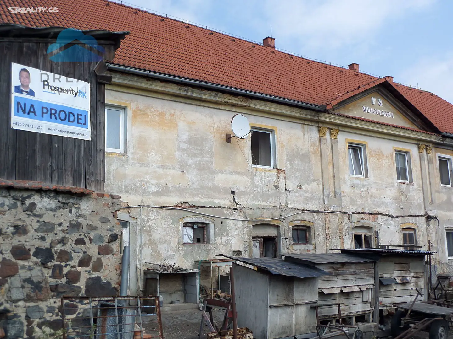 Prodej  rodinného domu 500 m², pozemek 3 650 m², Lovečkovice - Levínské Petrovice, okres Litoměřice