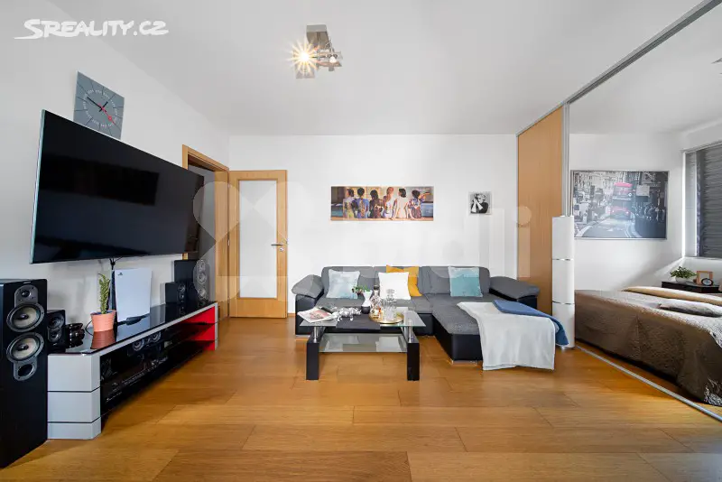 Prodej bytu atypické 44 m², K Beranovu, Praha 8 - Dolní Chabry