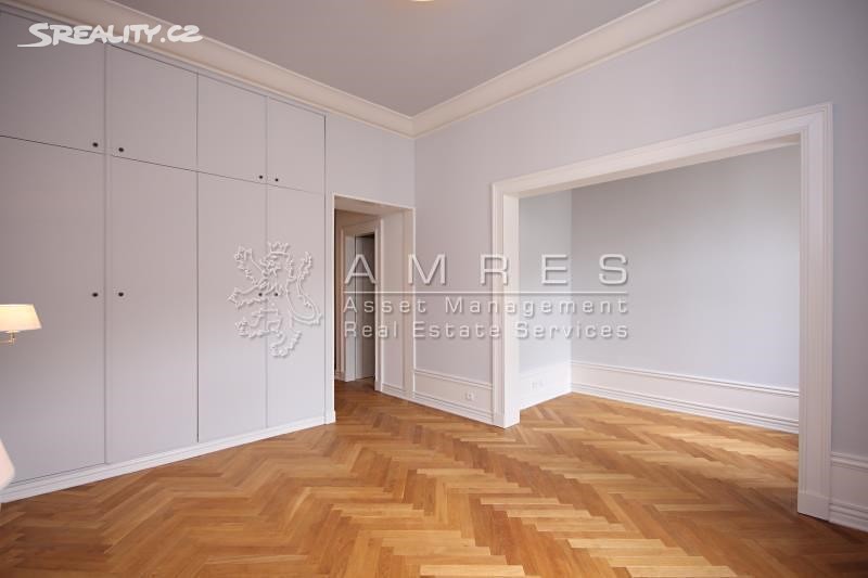 Prodej bytu 5+1 206 m², Trojanova, Praha 2 - Nové Město