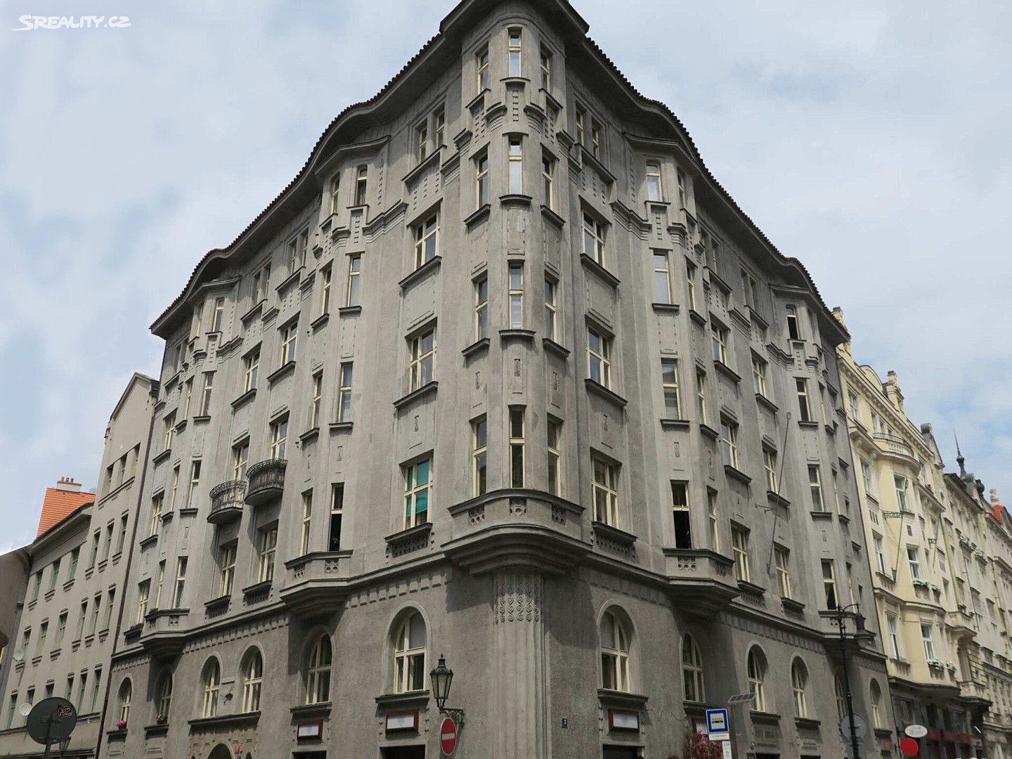 Prodej bytu 4+1 173 m², U Staré školy, Praha 1 - Staré Město