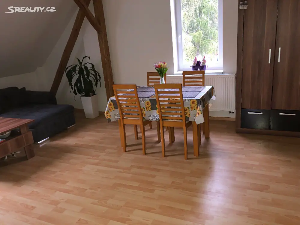 Pronájem  rodinného domu 70 m², pozemek 220 m², Nová Paka, okres Jičín