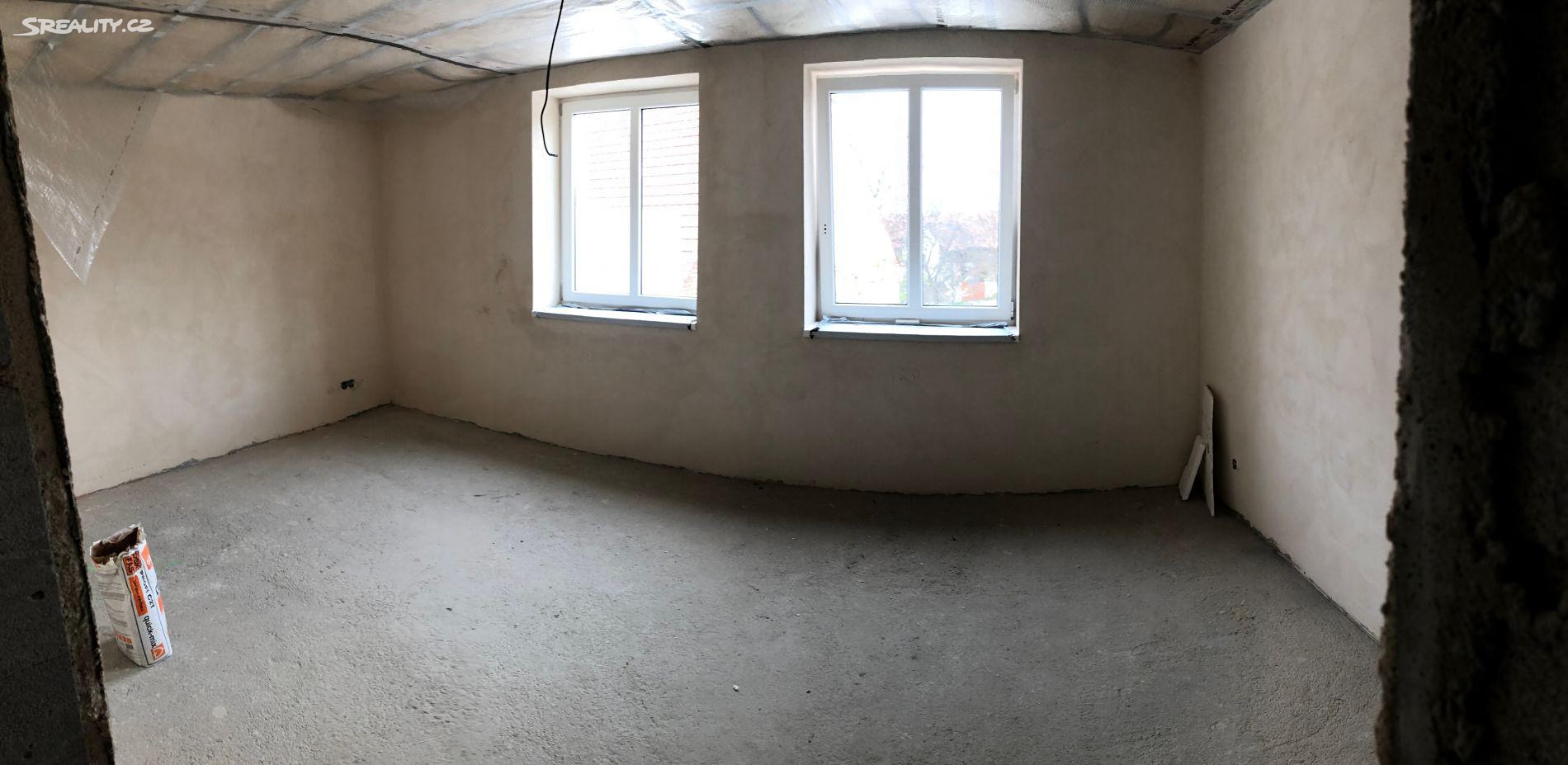 Prodej  rodinného domu 180 m², pozemek 899 m², Martiněves, okres Litoměřice