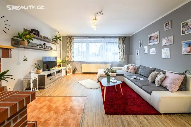 Prodej  rodinného domu 280 m², pozemek 5 612 m², Jivina, okres Mladá Boleslav