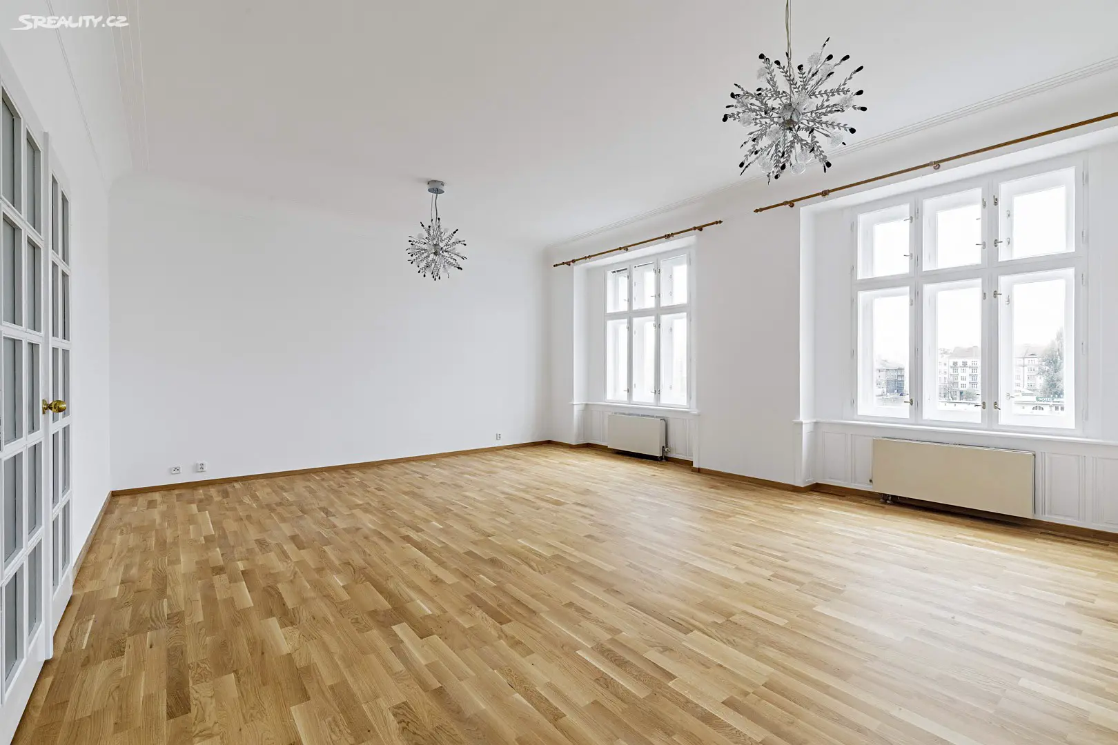 Pronájem bytu 6 pokojů a více 200 m², Rašínovo nábřeží, Praha 2