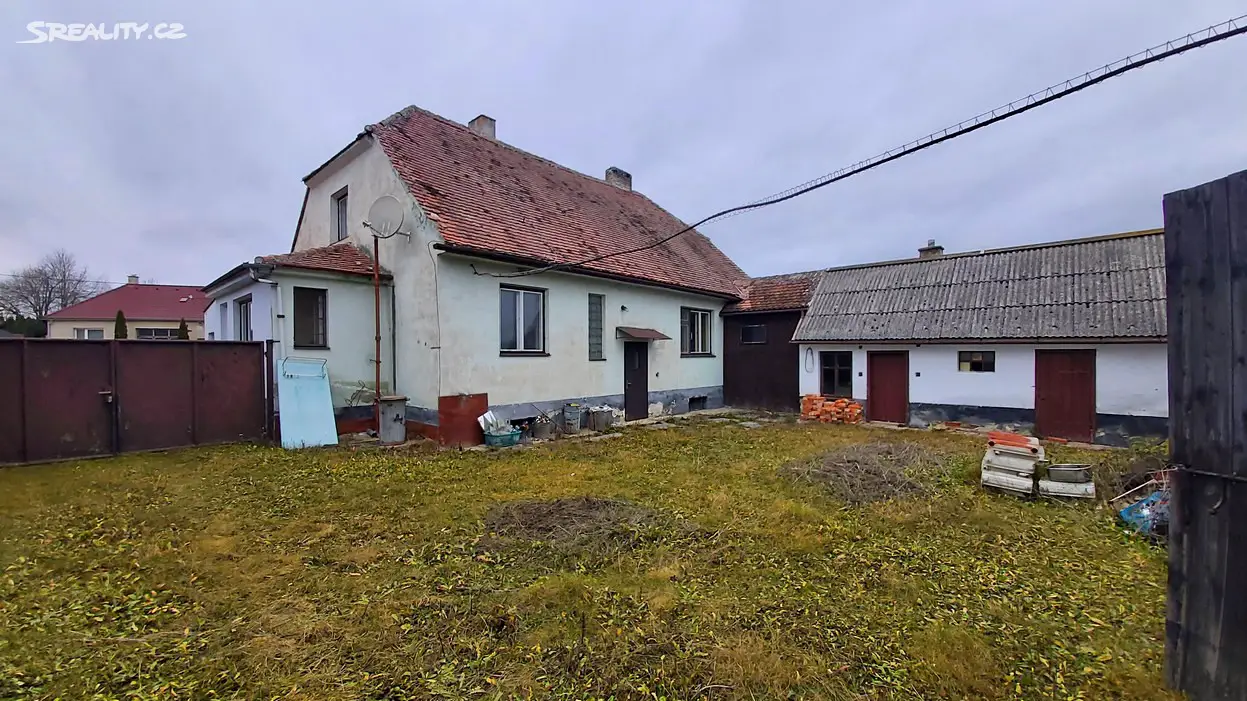 Prodej  rodinného domu 360 m², pozemek 1 894 m², Dešov, okres Třebíč