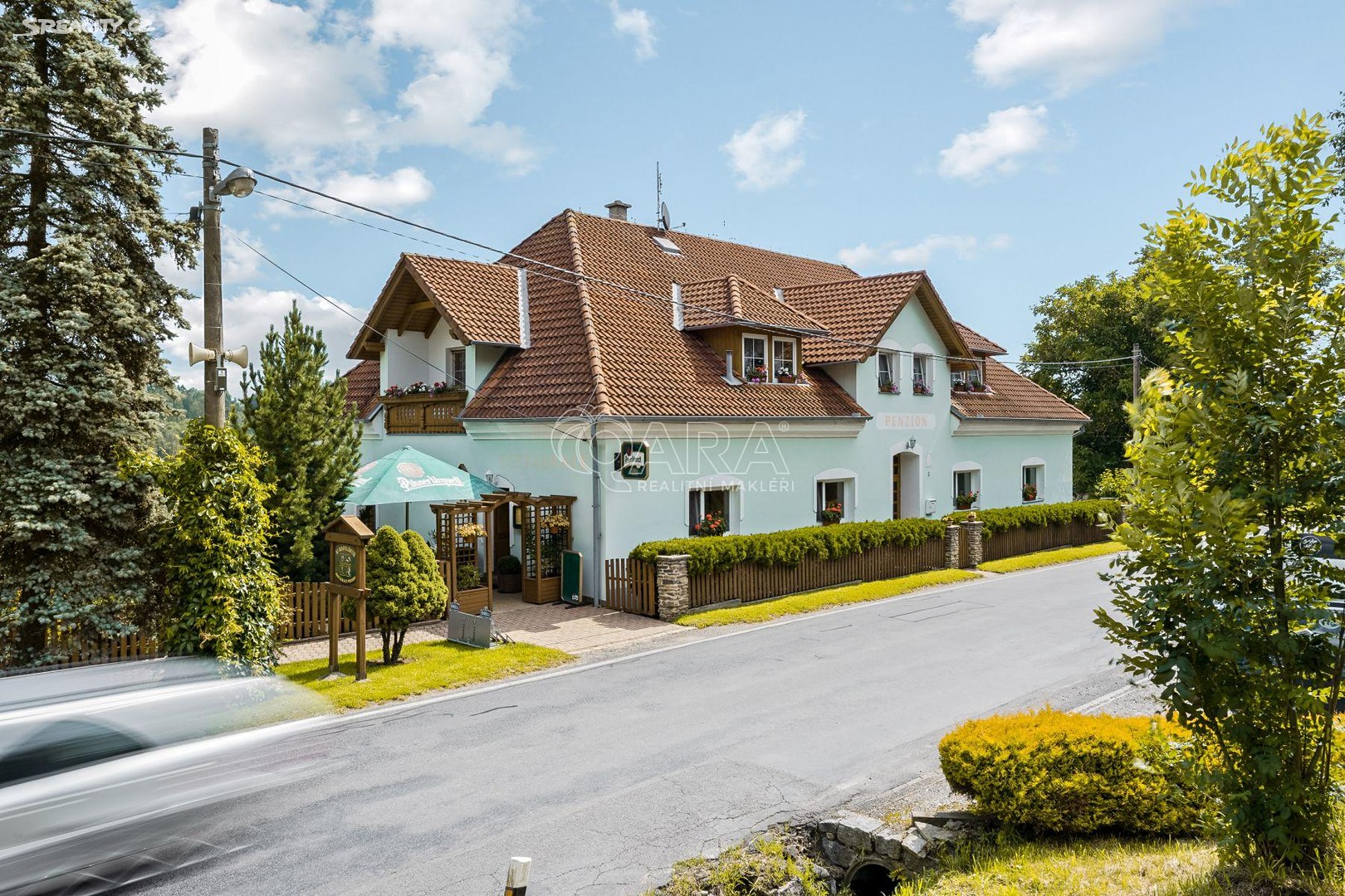 Prodej  rodinného domu 460 m², pozemek 24 191 m², Hlavňovice, okres Klatovy