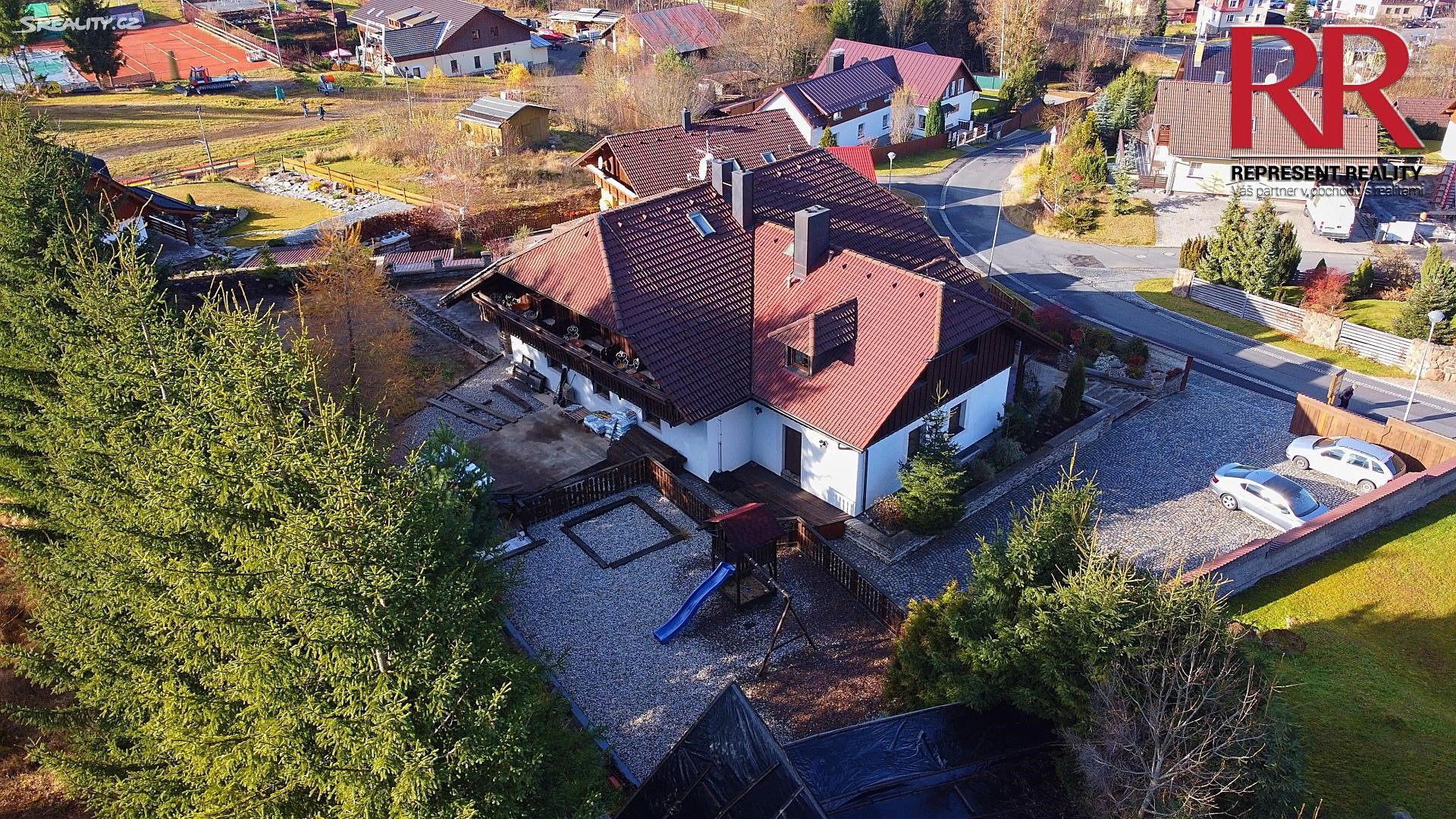 Prodej  rodinného domu 660 m², pozemek 1 200 m², Železná Ruda, okres Klatovy