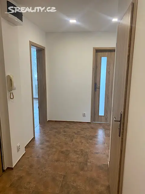 Pronájem bytu 3+1 68 m², Laudova, Praha 6 - Řepy