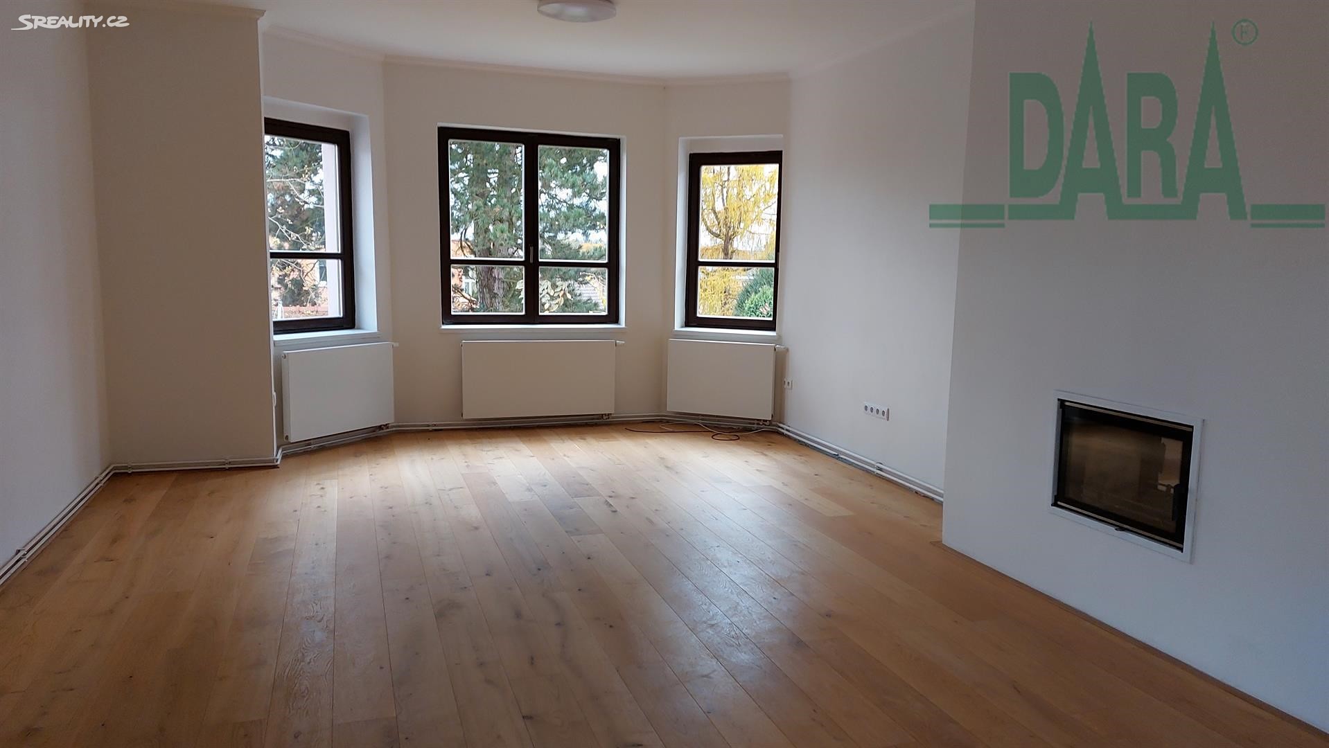 Pronájem  vícegeneračního domu 280 m², pozemek 1 281 m², Branišovská, Praha 4 - Točná