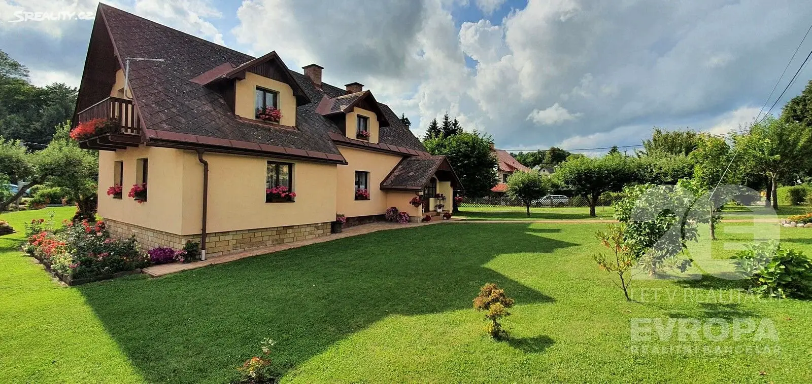 Prodej  rodinného domu 263 m², pozemek 1 985 m², Dolní Lánov, okres Trutnov