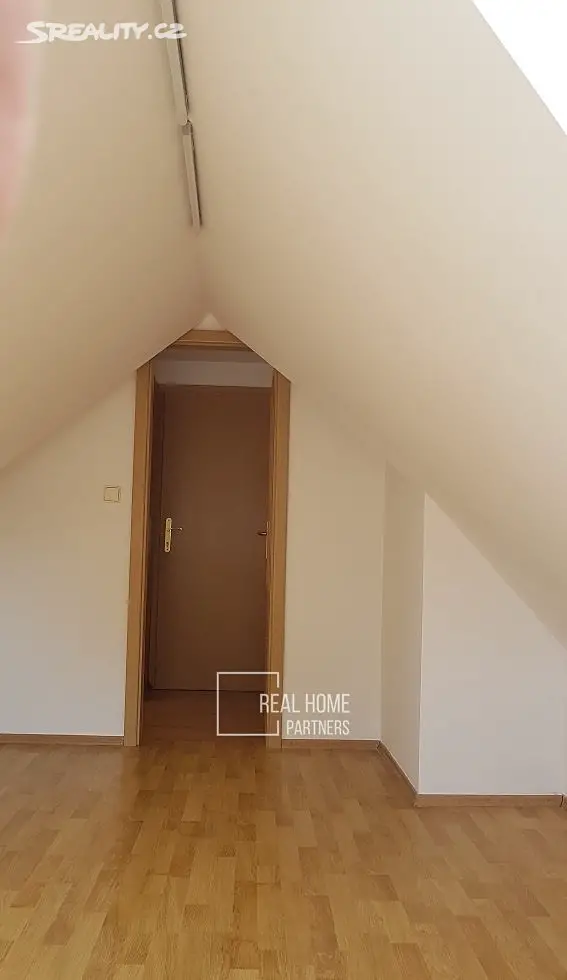 Pronájem bytu 2+kk 48 m² (Podkrovní), Tyršova, Židlochovice